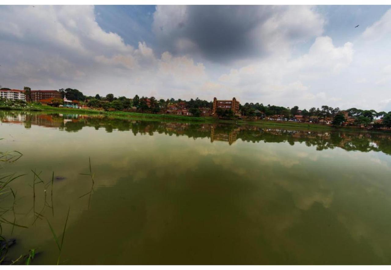 Royal Lake View Gardens 坎帕拉 外观 照片